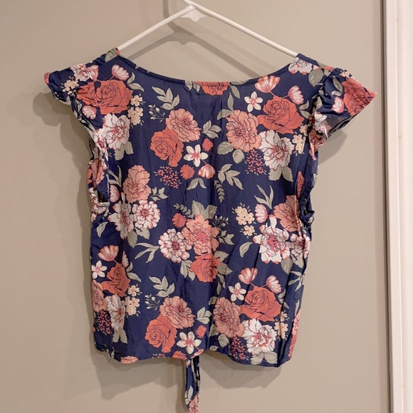 Garage size S cropped front tie floral top - Picture 3 of 3